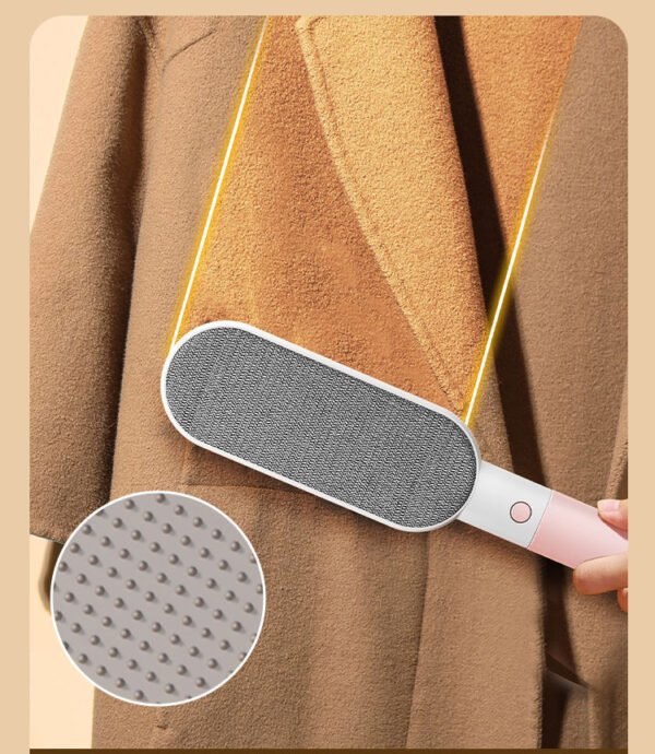 d3628289-e20e-4b0a-a416-a8e3f9a60a9d.jpg Brosse Anti Poils Tout en 1